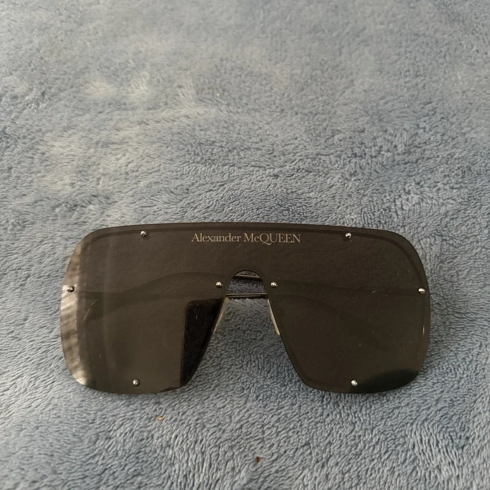 Alexander McQueen alexander mcqueen